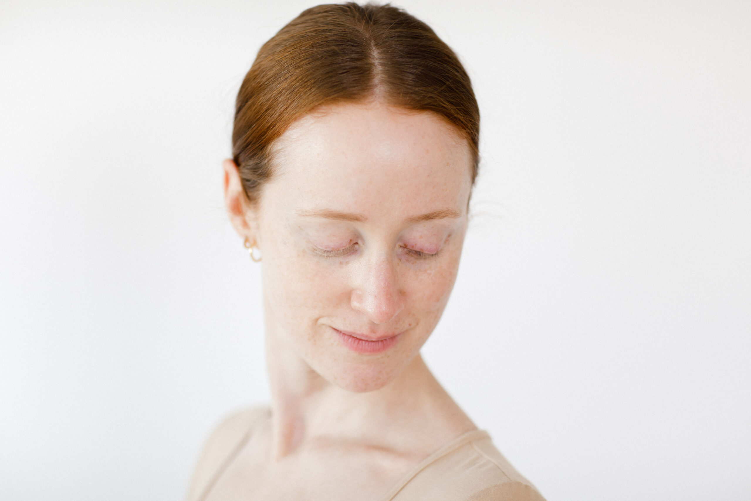 6 Makeup Tutorials For Pale Skinned Redheads